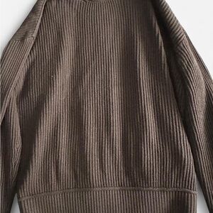 🚨$5 CLEAROUT 🚨 Hollister Men's Brown Ribbed Sweater